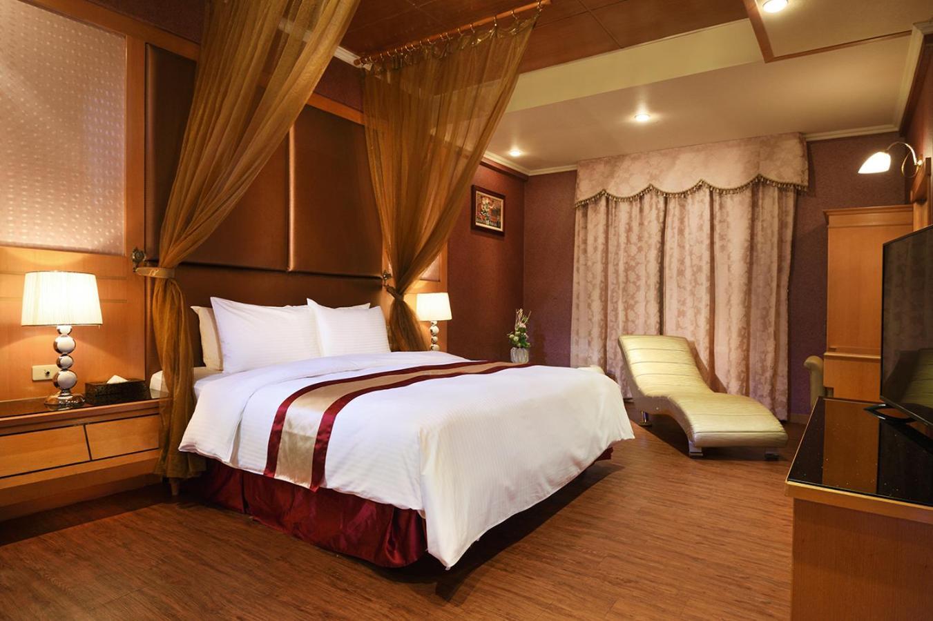 Natoli Motel Тайнан Екстериор снимка