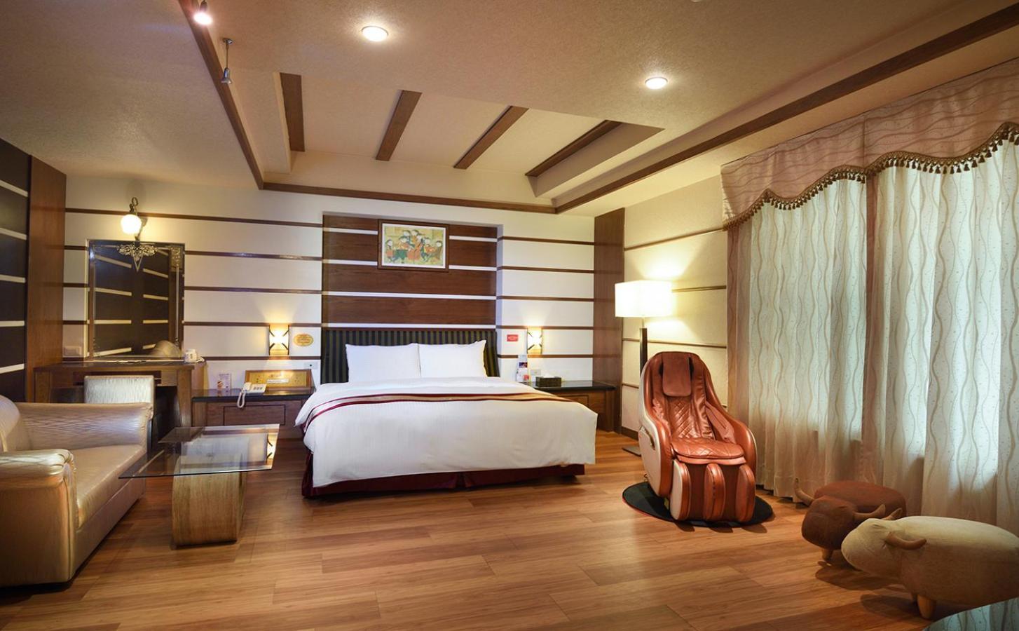 Natoli Motel Тайнан Екстериор снимка